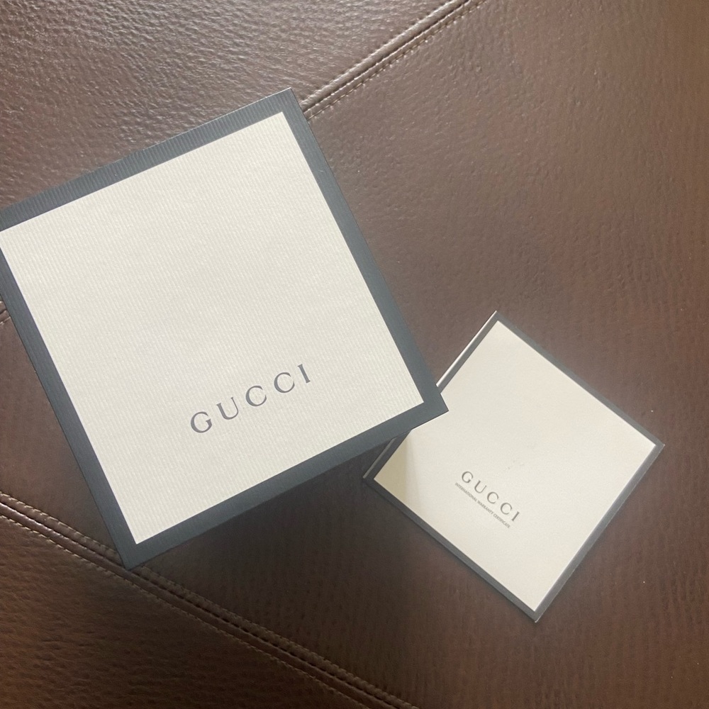 Gucci mens watch - Picture 9 of 11